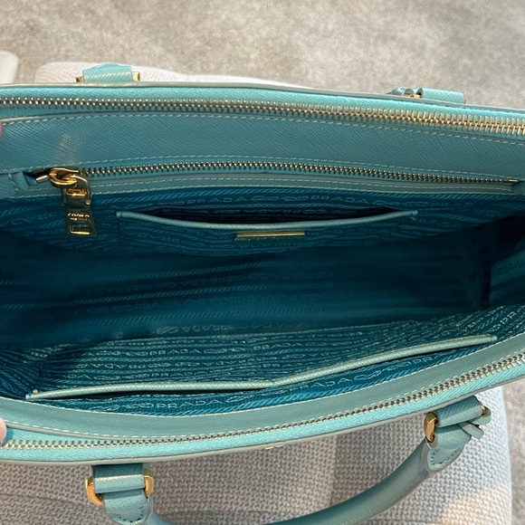 Prada Galleria Large Saffiano Luxπ©΅ - Picture 7 of 11